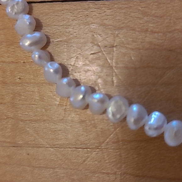 Freshwater Pearl necklace and bracelet - Picture 2 of 3